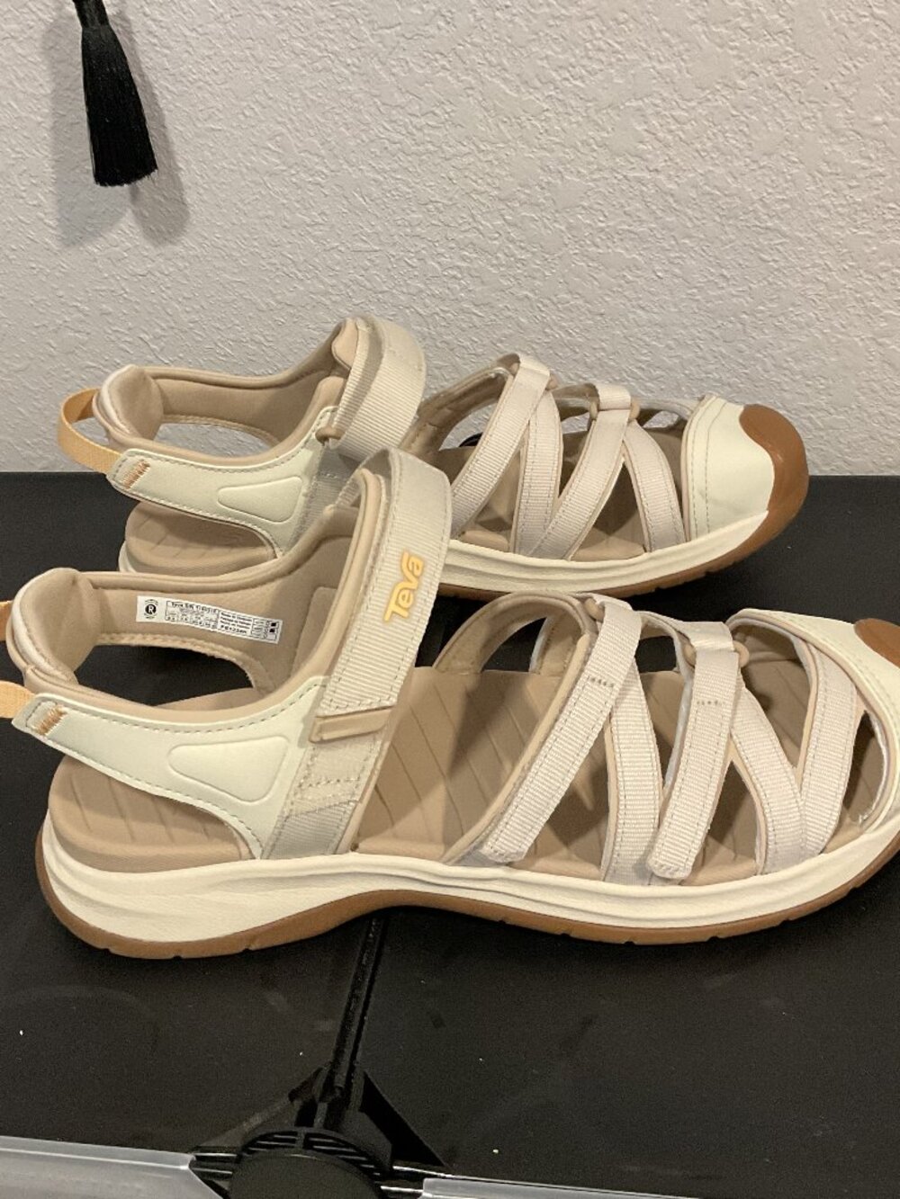 EUC Teva Tirra Sport Closed-Toe Sandal 9.5 - Picture 2 of 7